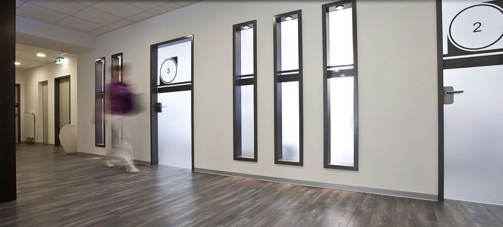 Flur zu den Behandlungszimmern